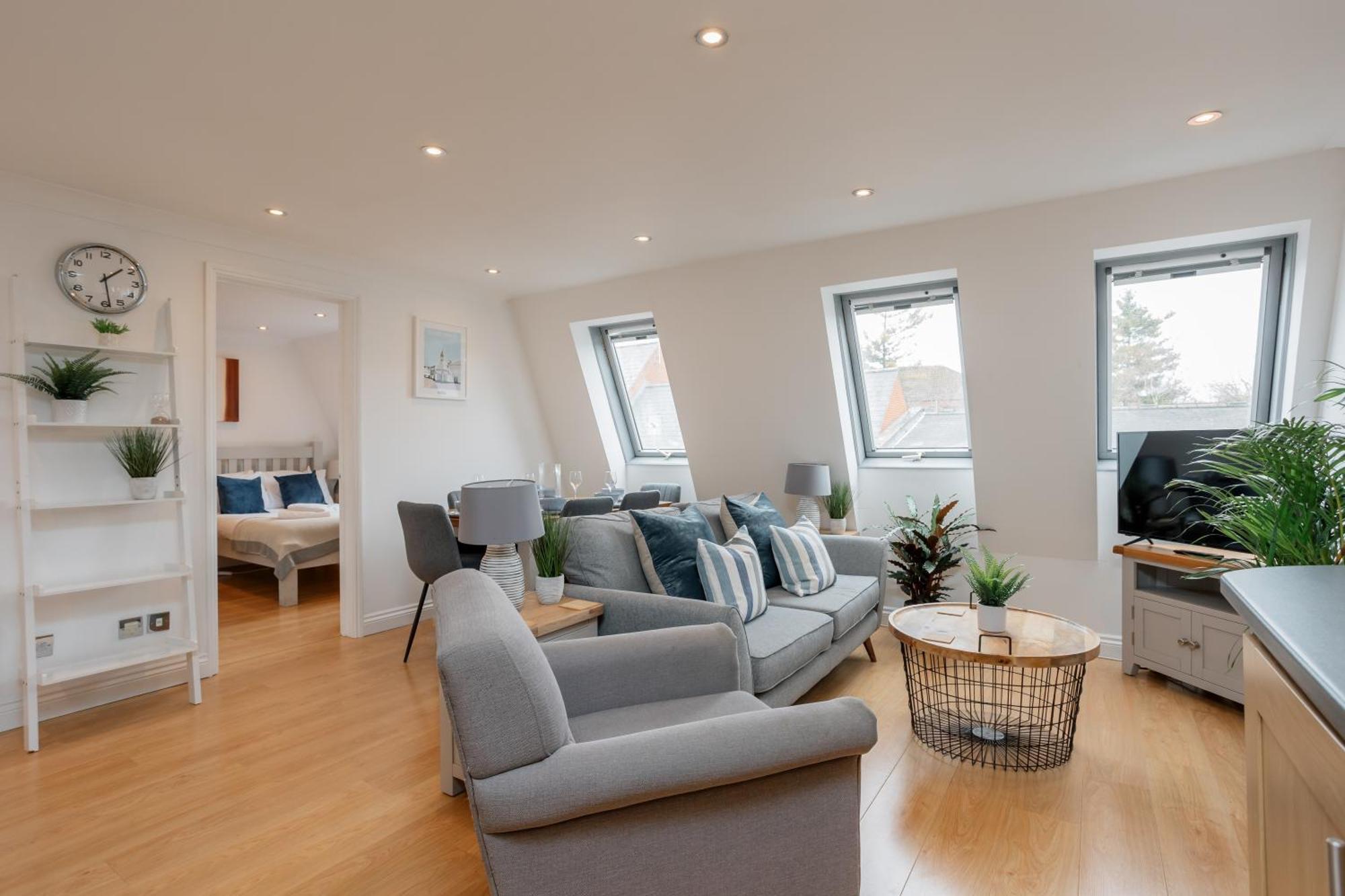 Starhost Residences - Central 3 Bed Apartment At Regents Court, Newbury Newbury  Exterior photo