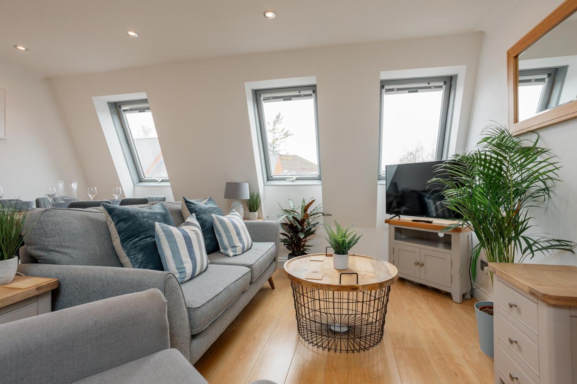 Starhost Residences - Central 3 Bed Apartment At Regents Court, Newbury Newbury  Exterior photo